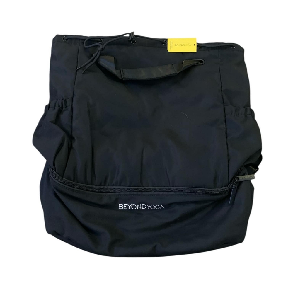 ​Beyond Yoga Black Go-To Backpack NWT Athleisure‎ Clean Girl Aesthetic Gym Bag